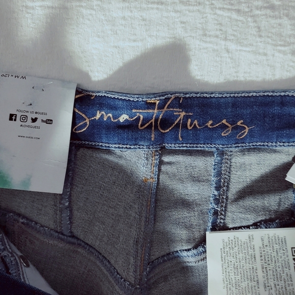 GUESS Jeanologia Retro High Rise V-Yoke Denim Jeans NWT - Picture 14 of 15